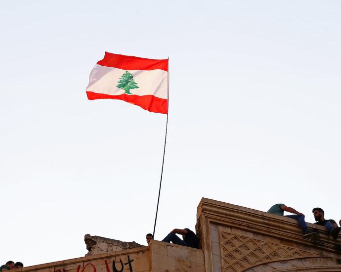 flag of us a on top of building