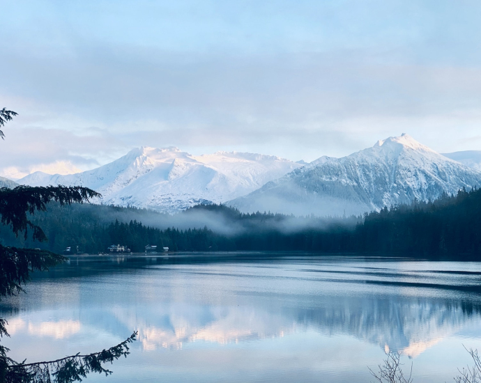 mountain ranges near lake