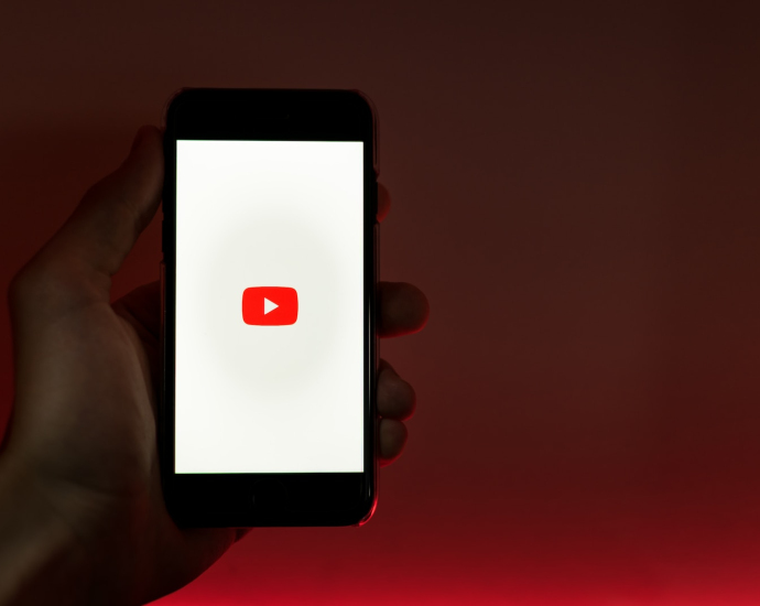 Youtube in smartphone