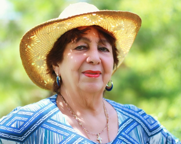 woman in brown straw hat